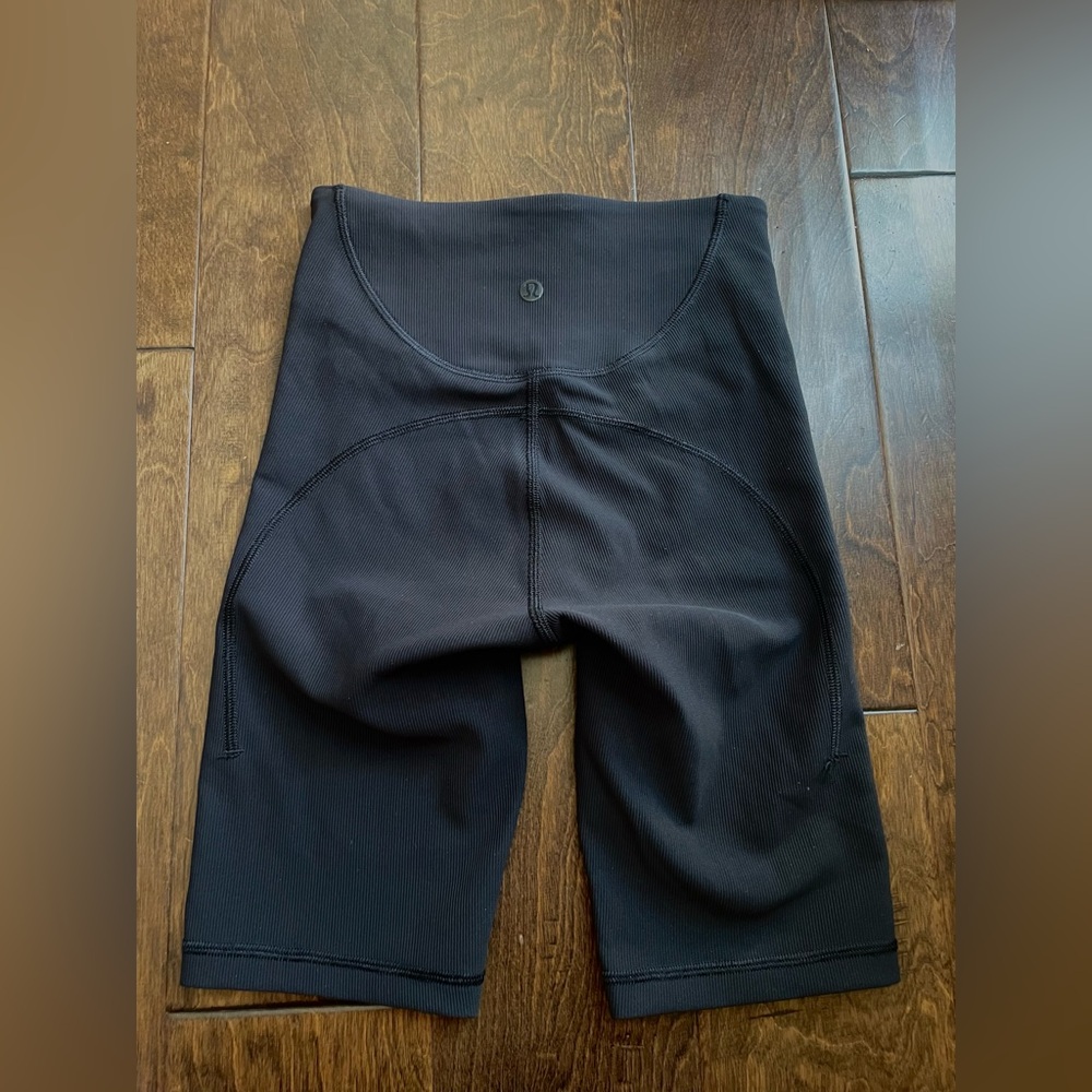 Lululemon ribbed biker shorts black size 2